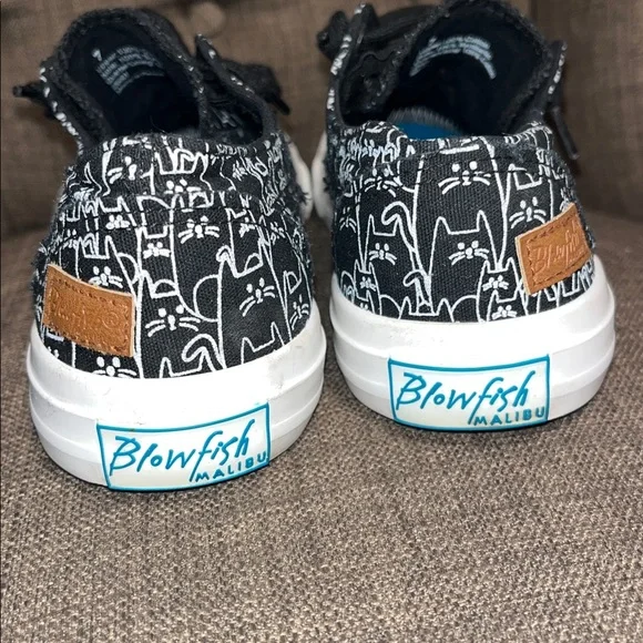 Blowfish Black and White Cats all over Graphic women's size 7  Sneakers - Picture 5 of 10